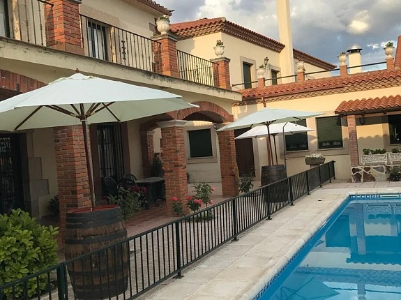 Patio con piscina